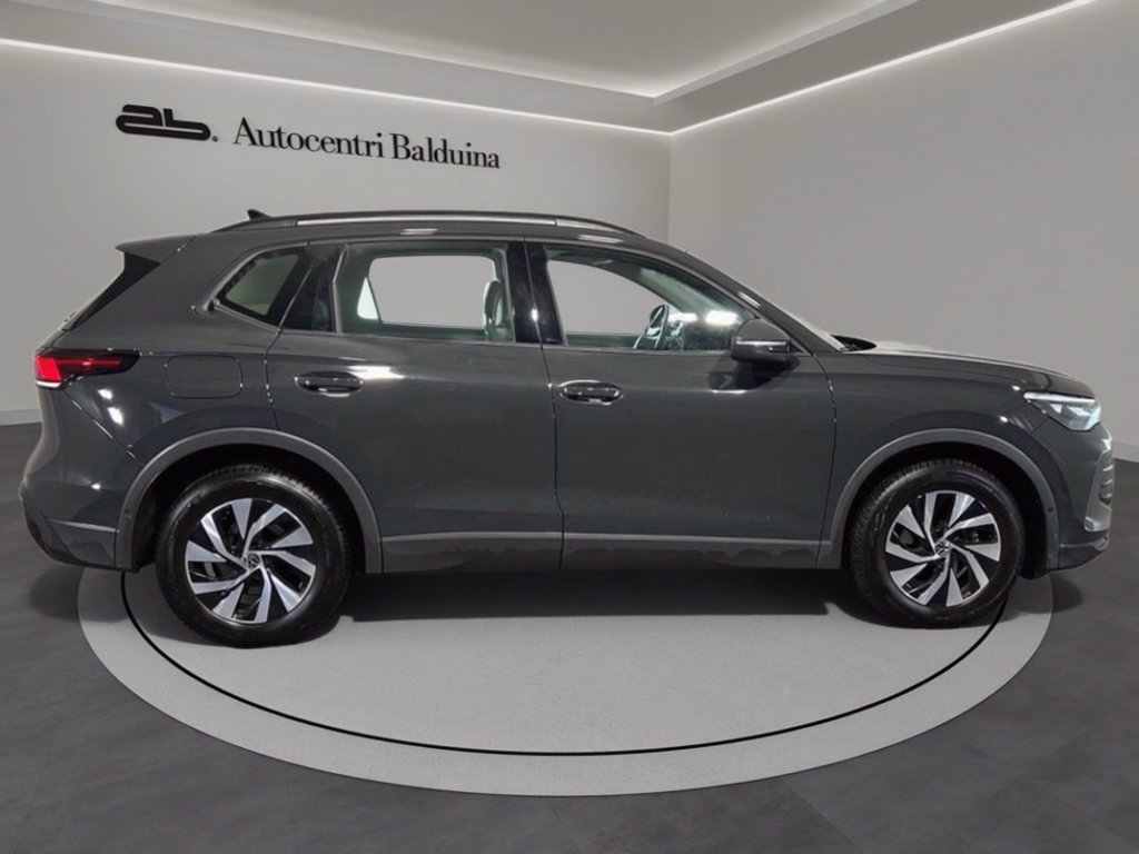 https://cdn-sm.caraffinity.it/images/vehicles/4652538/1/large