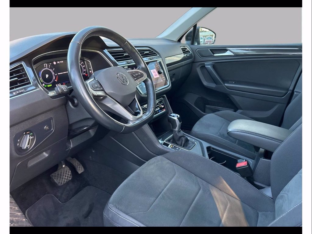 https://cdn-sm.caraffinity.it/images/vehicles/4656108/8/large