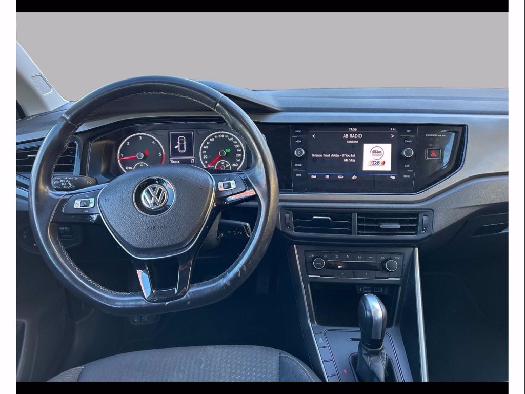 https://cdn-sm.caraffinity.it/images/vehicles/4656110/5/large