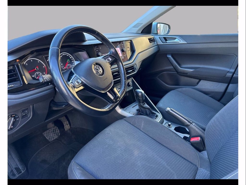 https://cdn-sm.caraffinity.it/images/vehicles/4656110/7/large