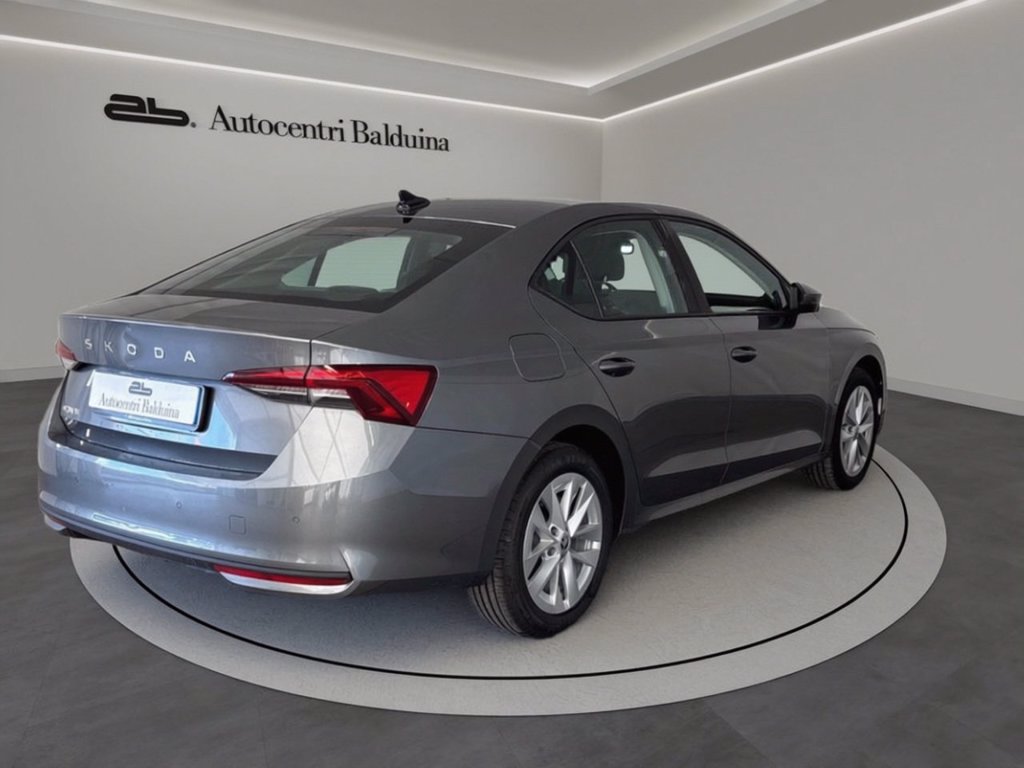 https://cdn-sm.caraffinity.it/images/vehicles/4656773/2/large
