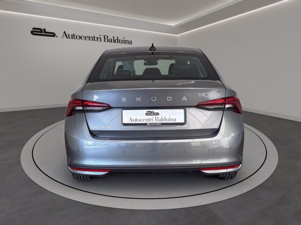 https://cdn-sm.caraffinity.it/images/vehicles/4656773/4/large
