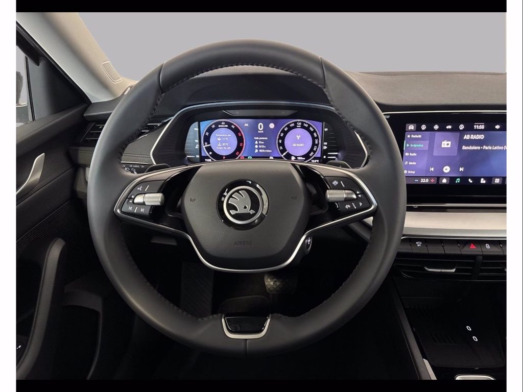https://cdn-sm.caraffinity.it/images/vehicles/4656773/6/large