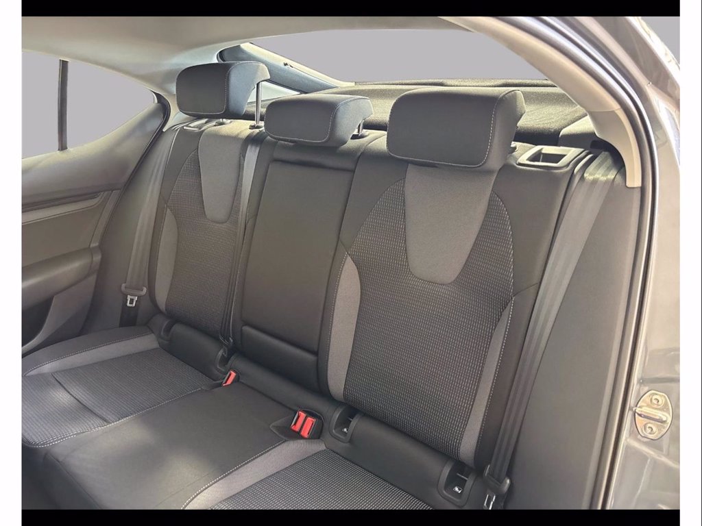 https://cdn-sm.caraffinity.it/images/vehicles/4656773/8/large