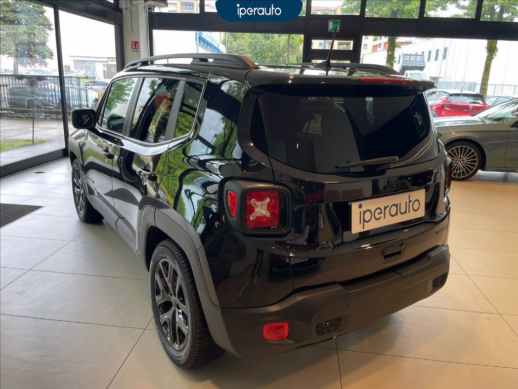 https://cdn-sm.caraffinity.it/images/vehicles/4657012/4/large