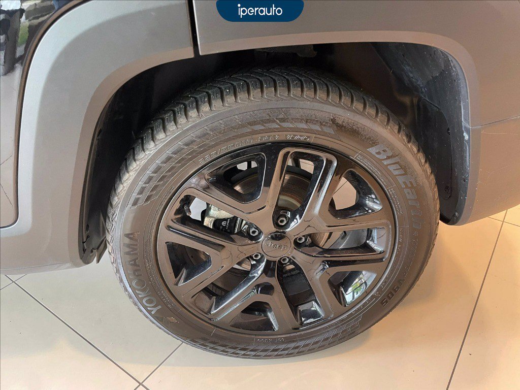 https://cdn-sm.caraffinity.it/images/vehicles/4657012/5/large