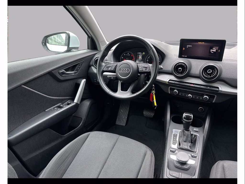 https://cdn-sm.caraffinity.it/images/vehicles/4657518/8/large