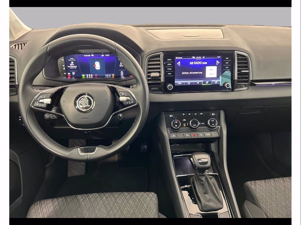 https://cdn-sm.caraffinity.it/images/vehicles/4658239/5/large