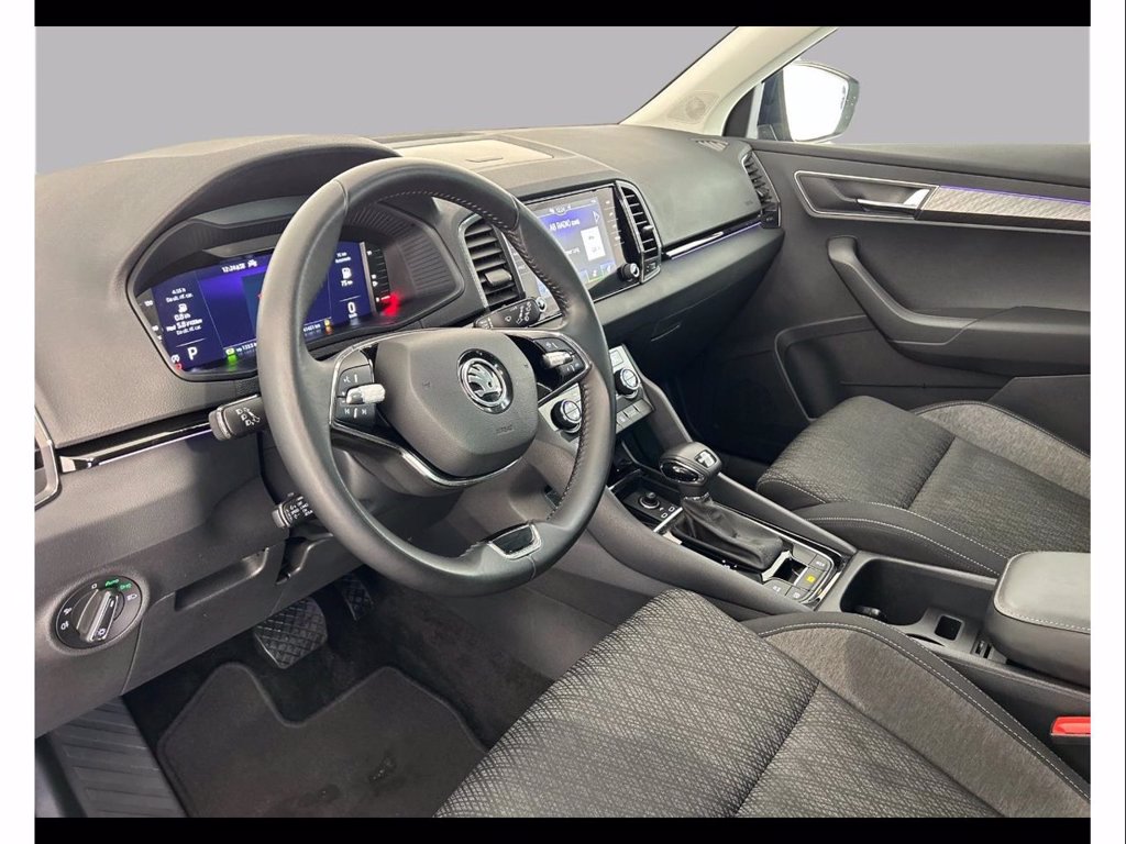 https://cdn-sm.caraffinity.it/images/vehicles/4658239/7/large