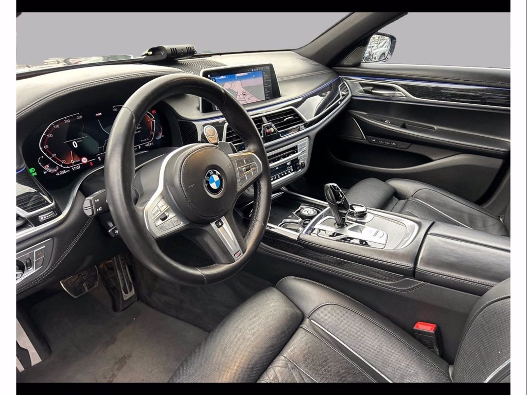 https://cdn-sm.caraffinity.it/images/vehicles/4661170/8/large