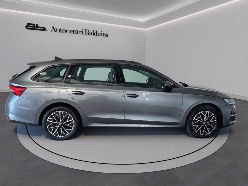 https://cdn-sm.caraffinity.it/images/vehicles/4661172/1/large