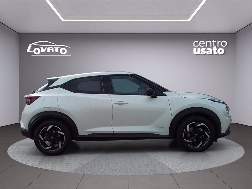 https://cdn-sm.caraffinity.it/images/vehicles/4662160/5/large