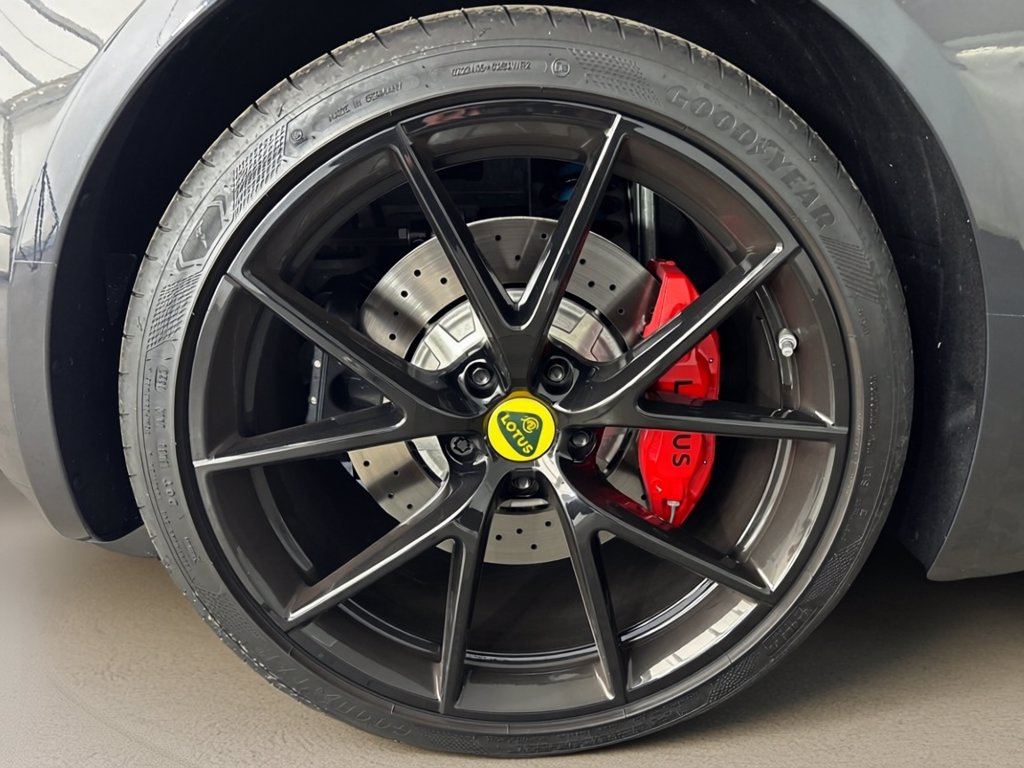 https://cdn-sm.caraffinity.it/images/vehicles/4662656/6/large