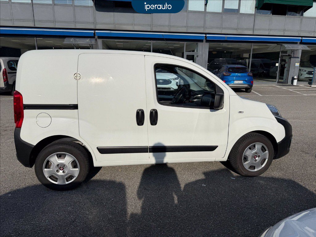 https://cdn-sm.caraffinity.it/images/vehicles/4663189/3/large