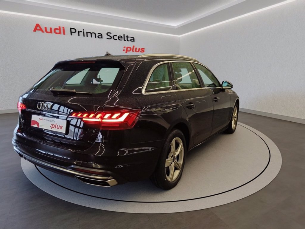 https://cdn-sm.caraffinity.it/images/vehicles/4664710/3/large
