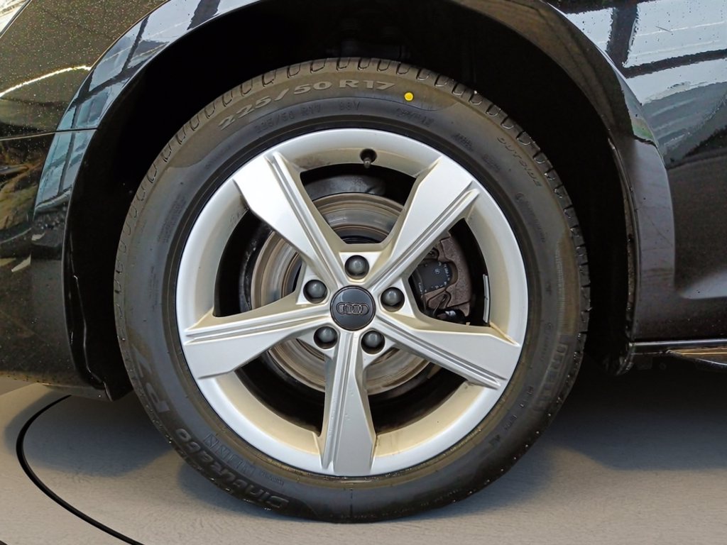 https://cdn-sm.caraffinity.it/images/vehicles/4664710/7/large