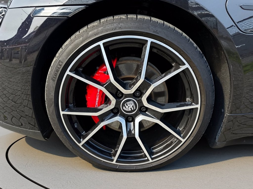 https://cdn-sm.caraffinity.it/images/vehicles/4665416/6/large