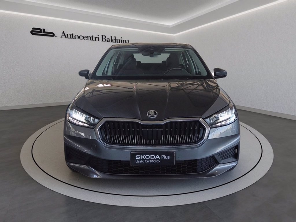https://cdn-sm.caraffinity.it/images/vehicles/4665752/1/large