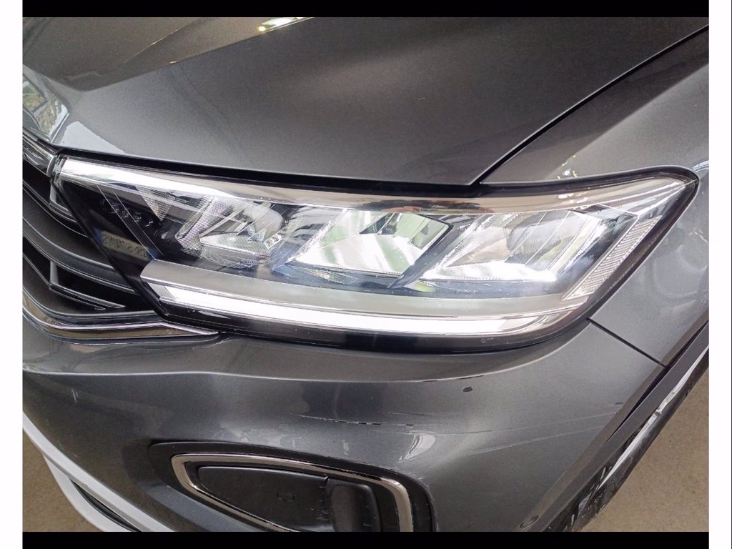 https://cdn-sm.caraffinity.it/images/vehicles/4665754/5/large
