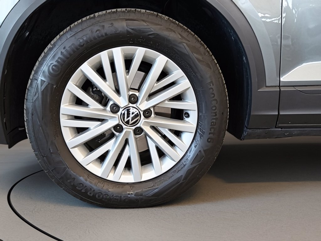 https://cdn-sm.caraffinity.it/images/vehicles/4665754/6/large