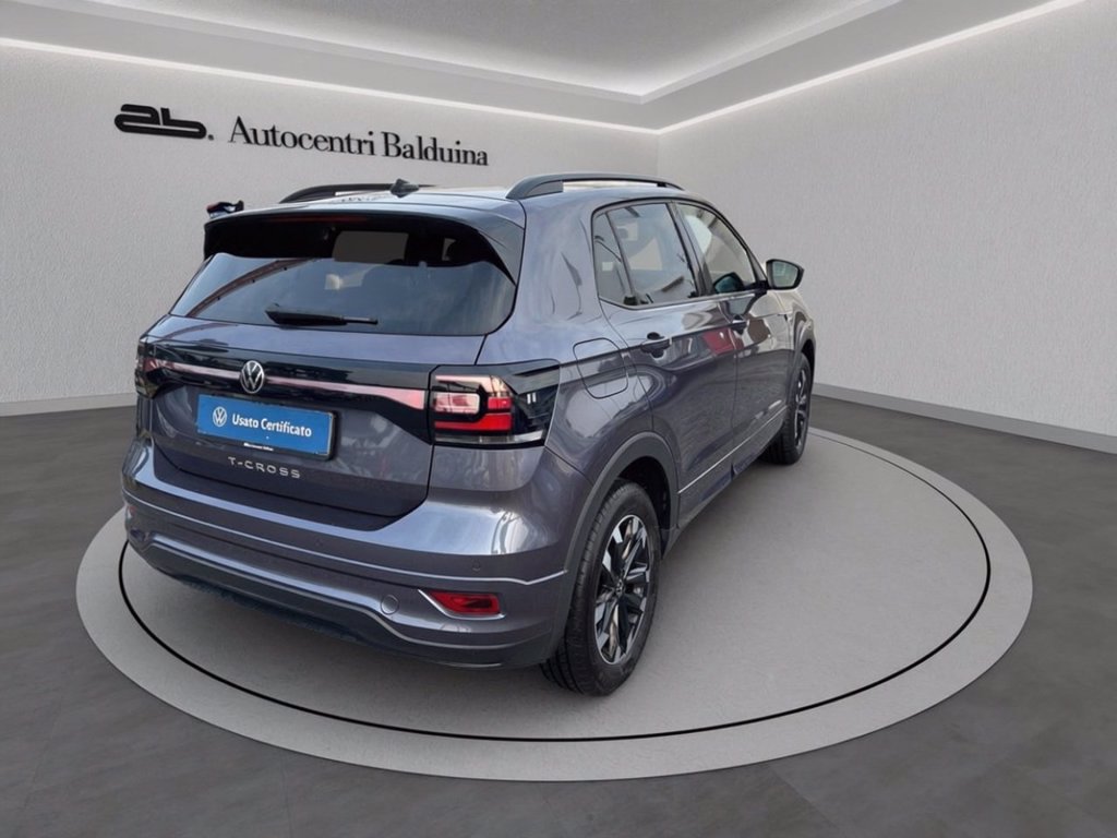 https://cdn-sm.caraffinity.it/images/vehicles/4666393/3/large