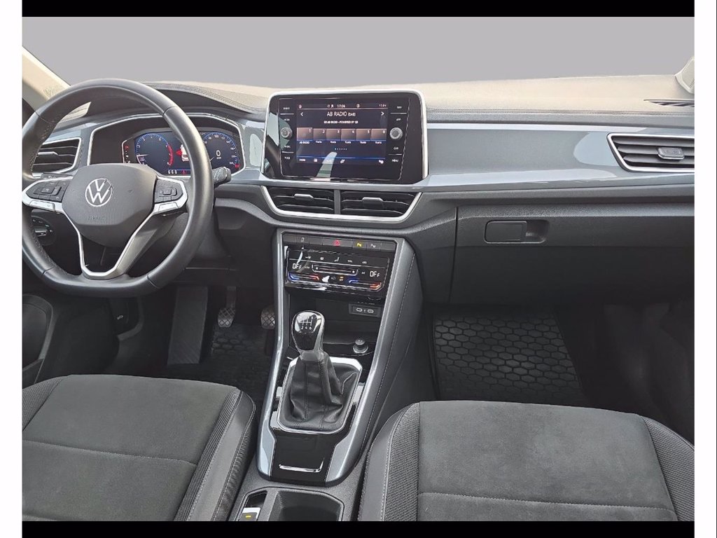 https://cdn-sm.caraffinity.it/images/vehicles/4666398/7/large