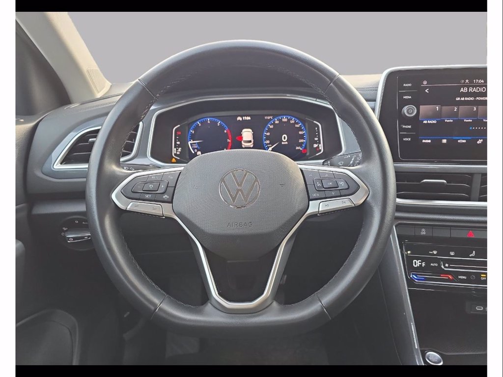https://cdn-sm.caraffinity.it/images/vehicles/4666398/8/large