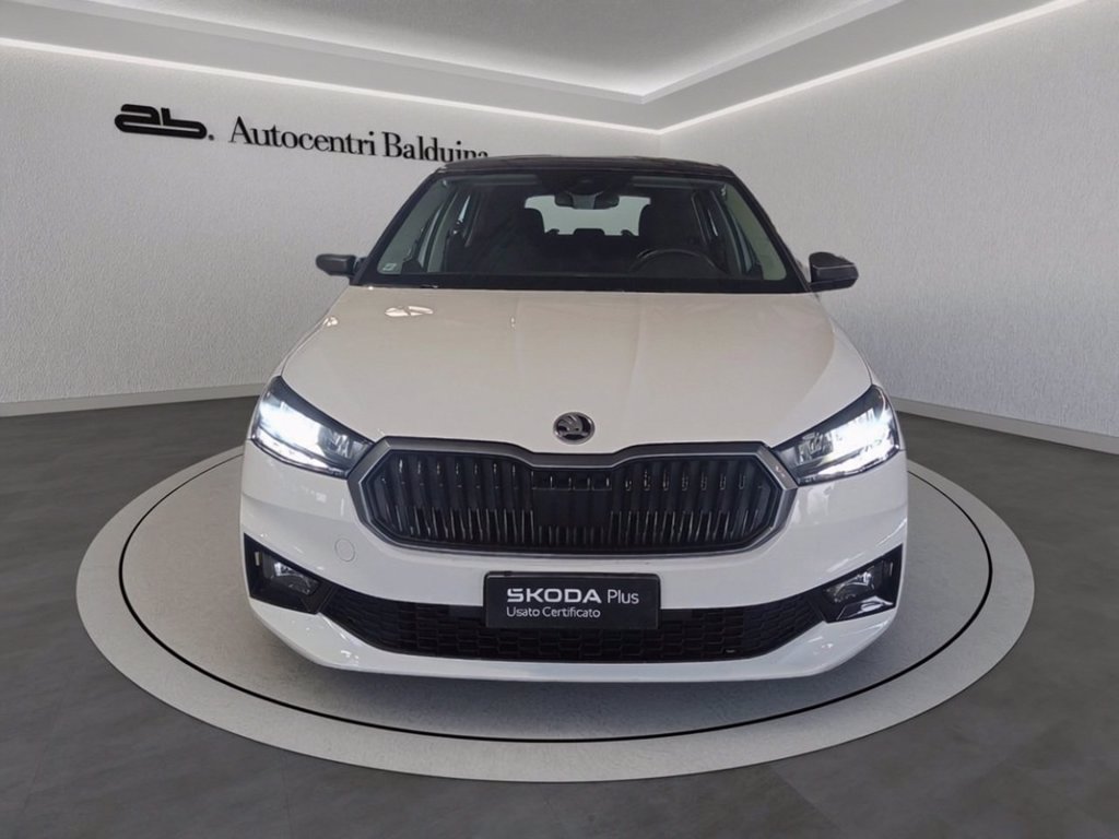 https://cdn-sm.caraffinity.it/images/vehicles/4667334/1/large