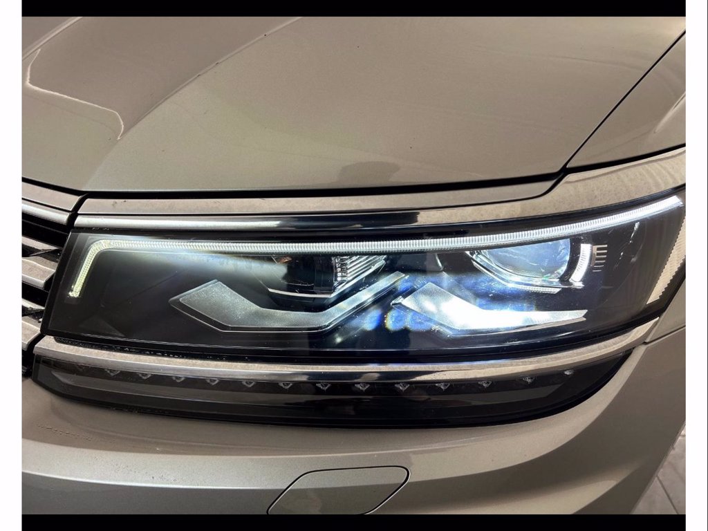 https://cdn-sm.caraffinity.it/images/vehicles/4667335/5/large