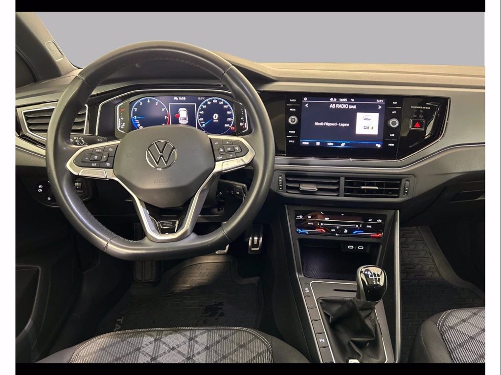 https://cdn-sm.caraffinity.it/images/vehicles/4667336/7/large