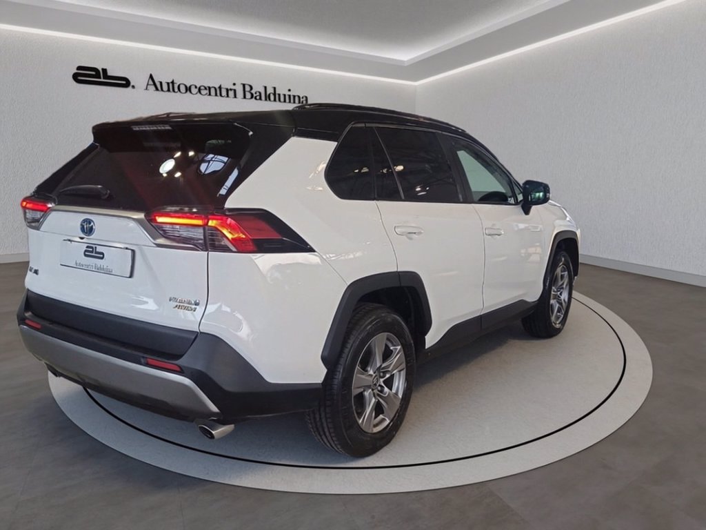 https://cdn-sm.caraffinity.it/images/vehicles/4667340/3/large