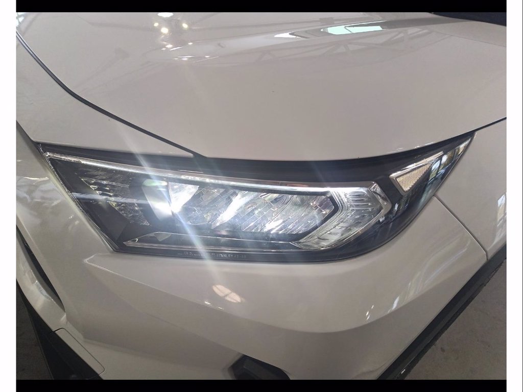 https://cdn-sm.caraffinity.it/images/vehicles/4667340/5/large