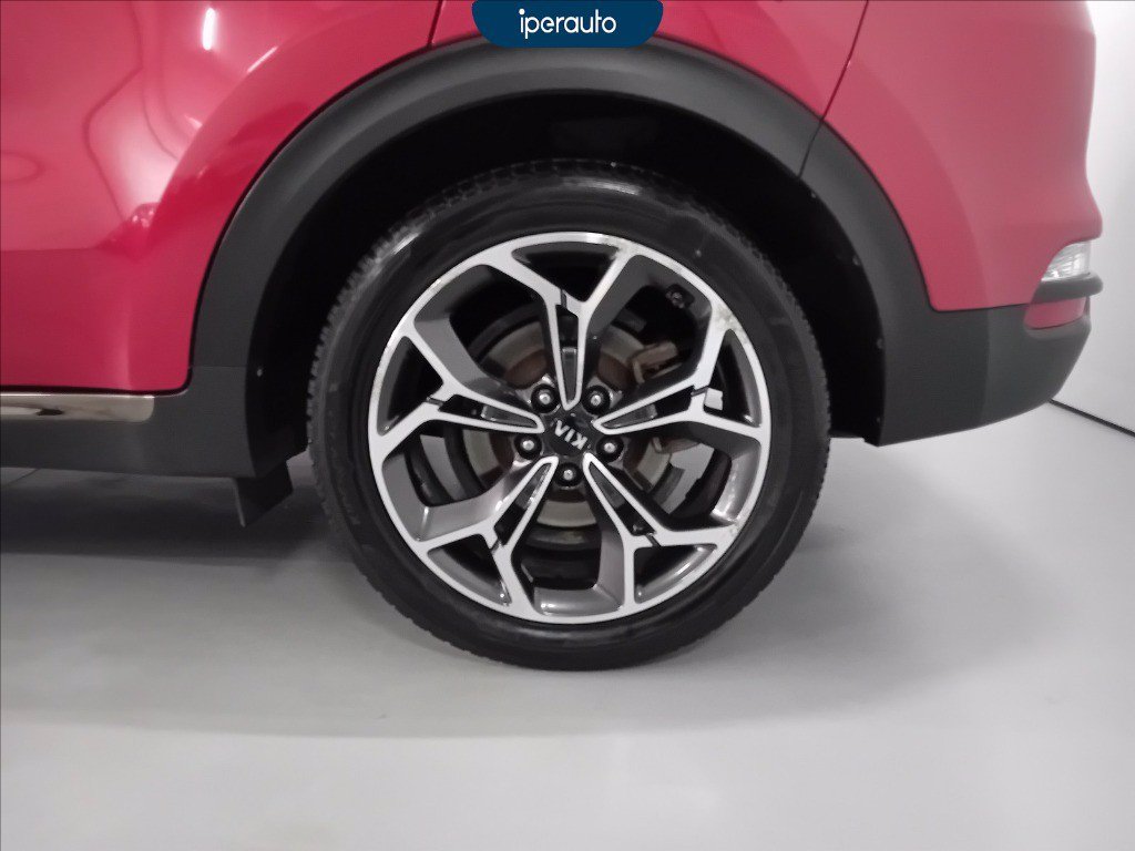 https://cdn-sm.caraffinity.it/images/vehicles/4668719/5/large