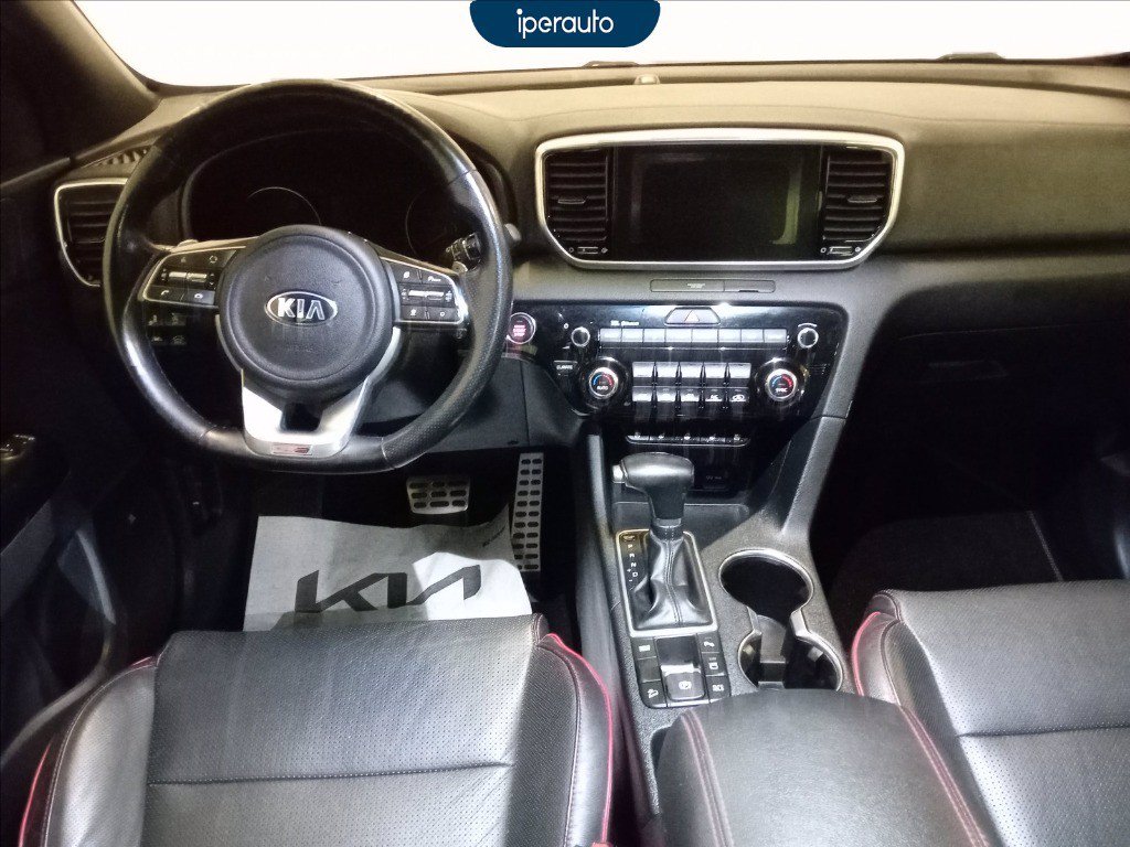 https://cdn-sm.caraffinity.it/images/vehicles/4668719/8/large