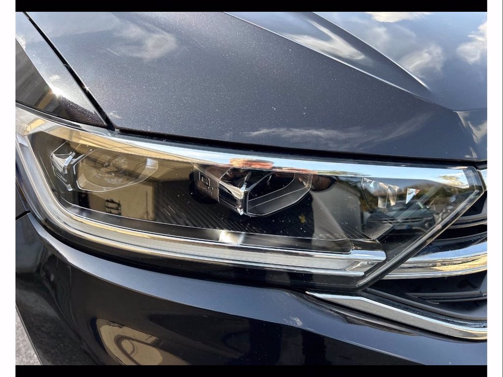 https://cdn-sm.caraffinity.it/images/vehicles/4670300/5/large
