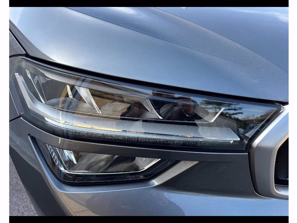 https://cdn-sm.caraffinity.it/images/vehicles/4670302/5/large
