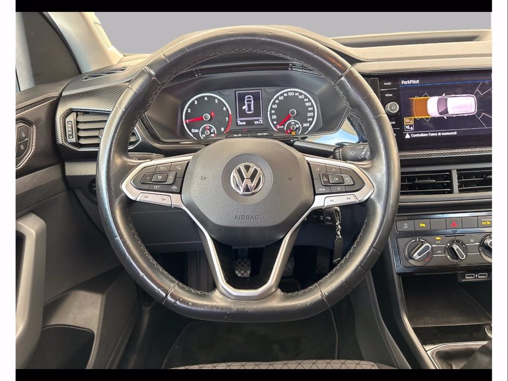 https://cdn-sm.caraffinity.it/images/vehicles/4670463/8/large