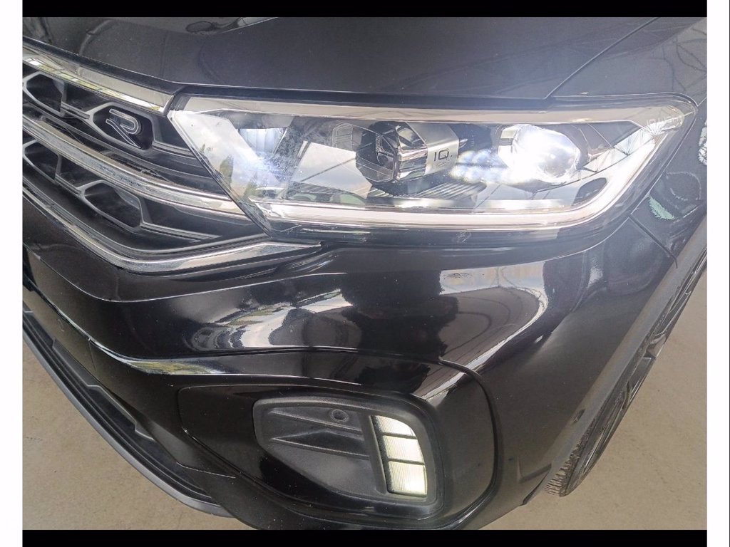 https://cdn-sm.caraffinity.it/images/vehicles/4671305/5/large