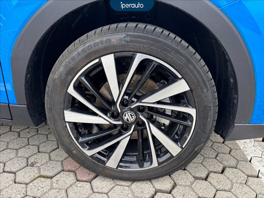 https://cdn-sm.caraffinity.it/images/vehicles/4671457/6/large