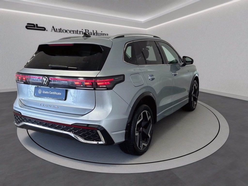 https://cdn-sm.caraffinity.it/images/vehicles/4673042/3/large