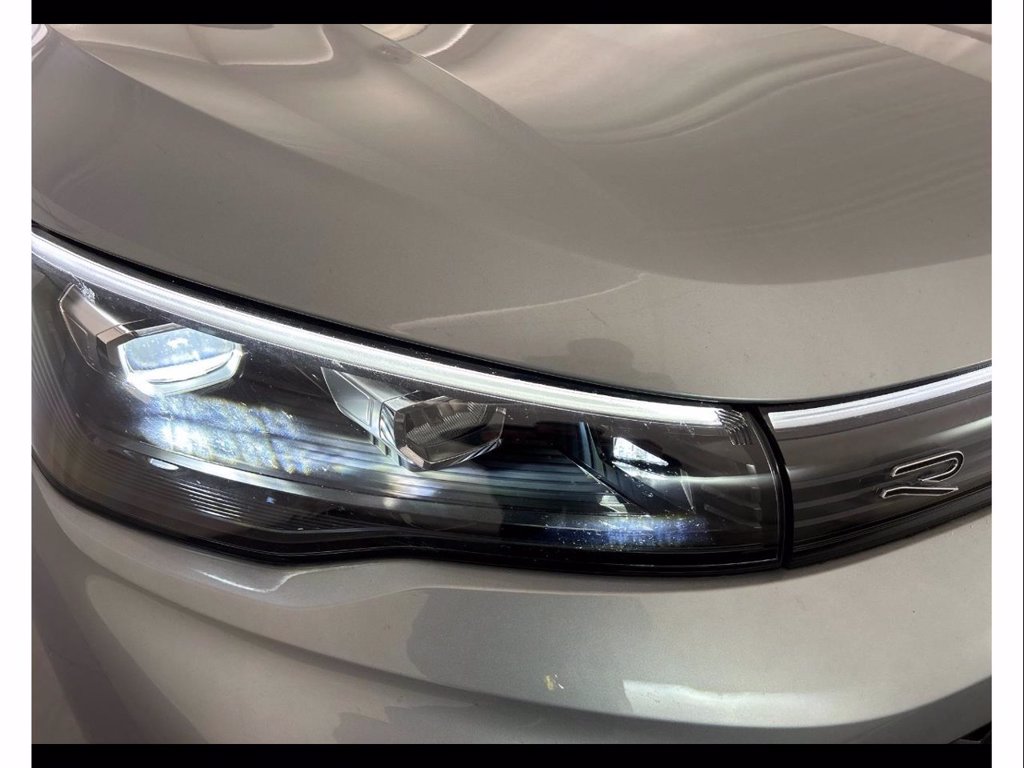 https://cdn-sm.caraffinity.it/images/vehicles/4673042/5/large