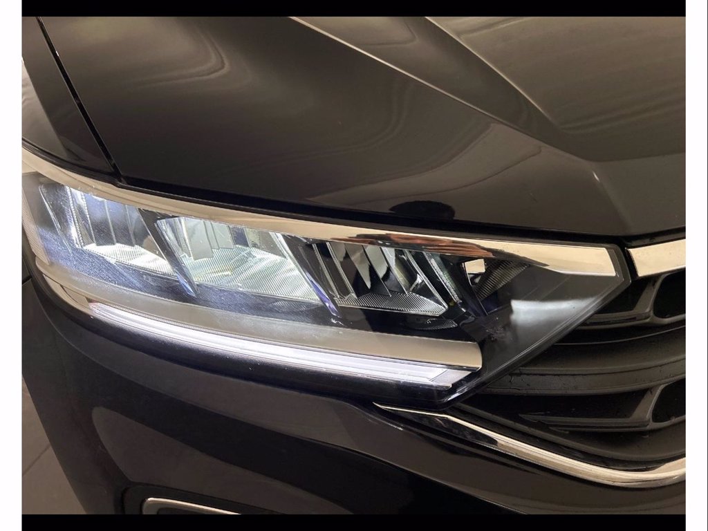 https://cdn-sm.caraffinity.it/images/vehicles/4673045/5/large