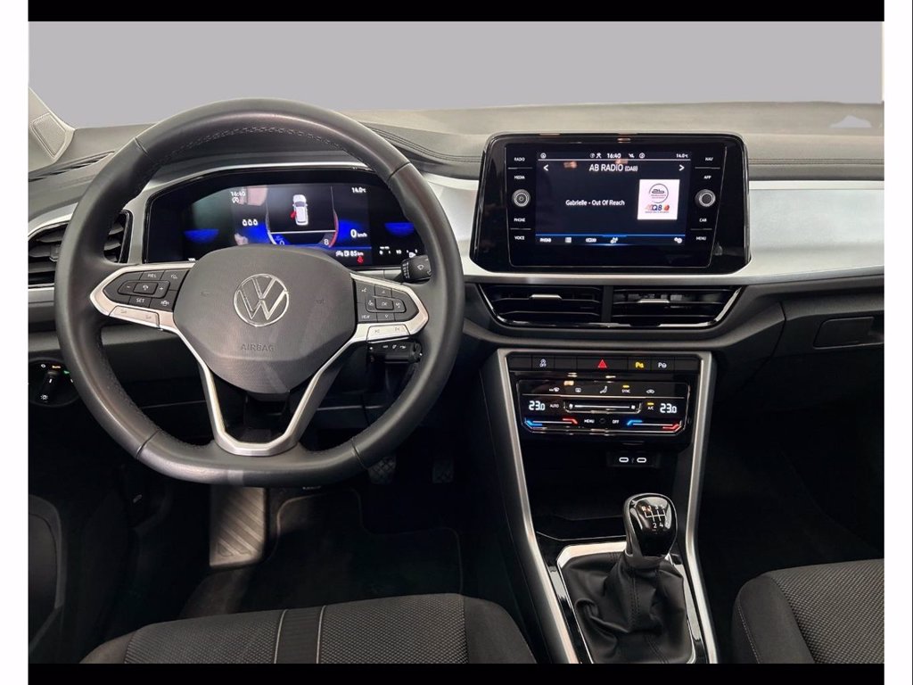 https://cdn-sm.caraffinity.it/images/vehicles/4673045/7/large