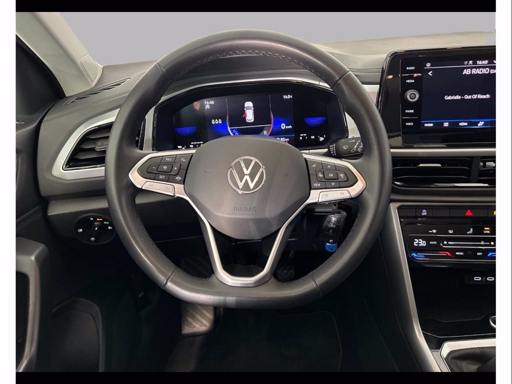 https://cdn-sm.caraffinity.it/images/vehicles/4673045/8/large