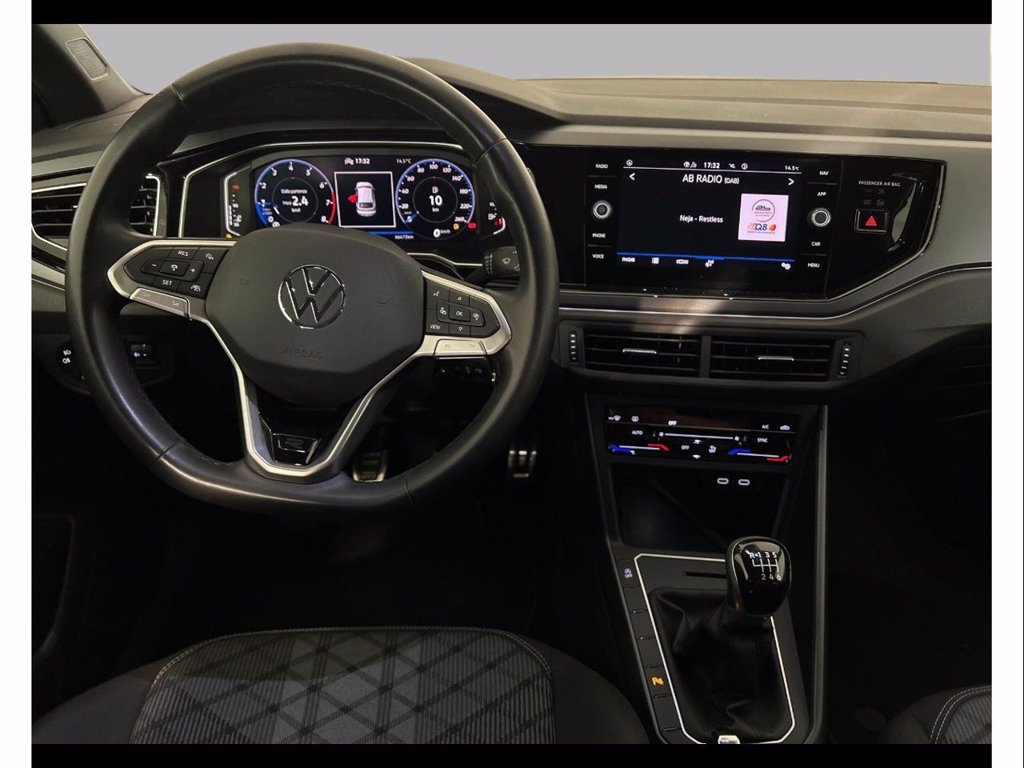 https://cdn-sm.caraffinity.it/images/vehicles/4674503/7/large