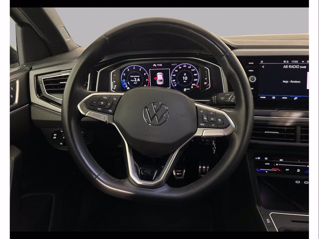 https://cdn-sm.caraffinity.it/images/vehicles/4674503/8/large