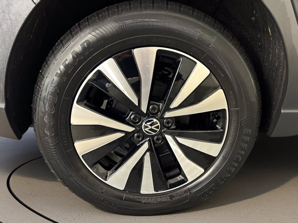 https://cdn-sm.caraffinity.it/images/vehicles/4674506/6/large