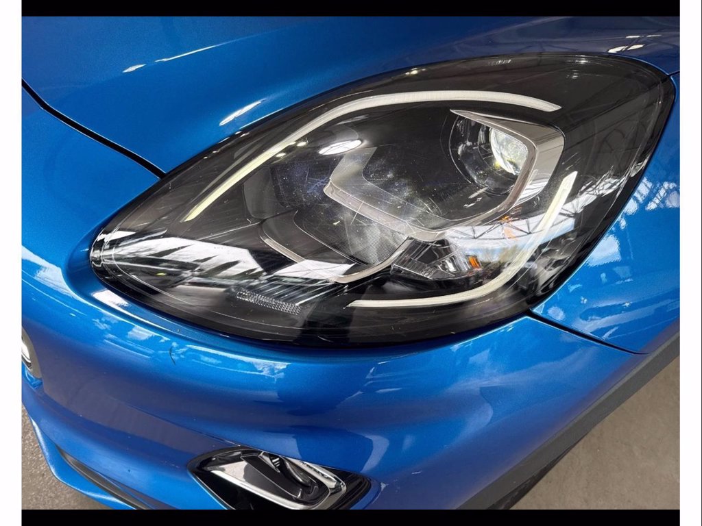 https://cdn-sm.caraffinity.it/images/vehicles/4674507/5/large