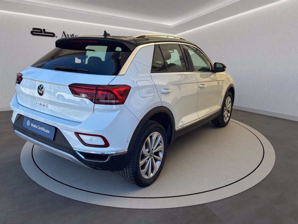 https://cdn-sm.caraffinity.it/images/vehicles/4675224/3/large