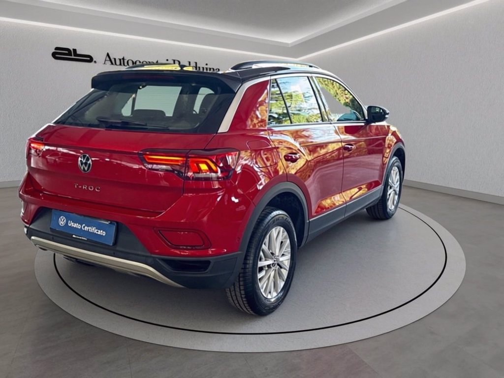 https://cdn-sm.caraffinity.it/images/vehicles/4675898/3/large